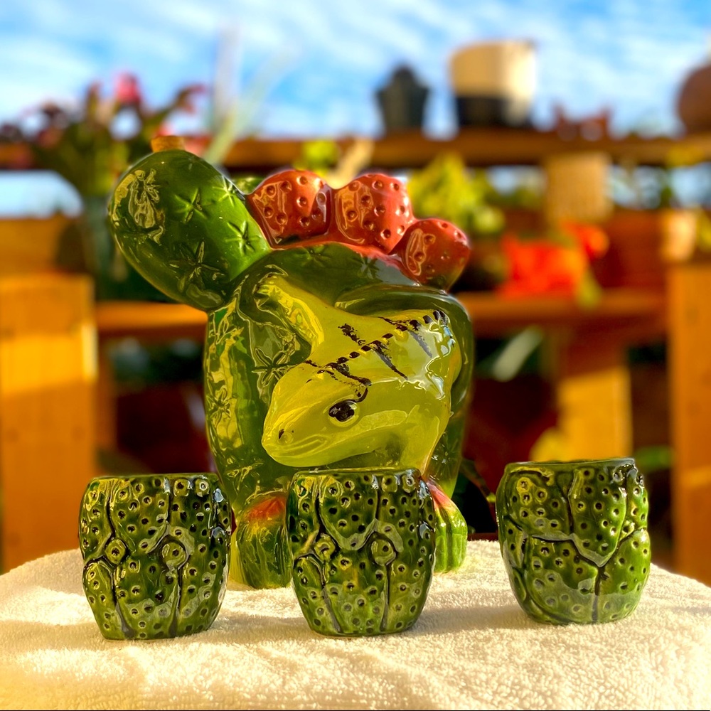 SOLD: Vintage Cactus Liquor Bottle & Shot Glasses